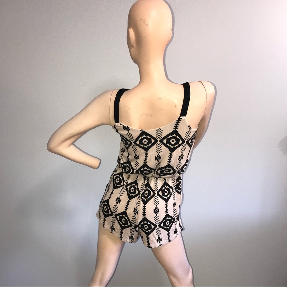 Patterned Jumpsuit - Picture 2 of 3